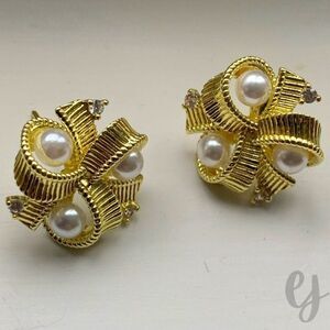 Vintage 1960s Style Pearl & Crystal Bow Ribbon Gold Tone Stud Earrings
